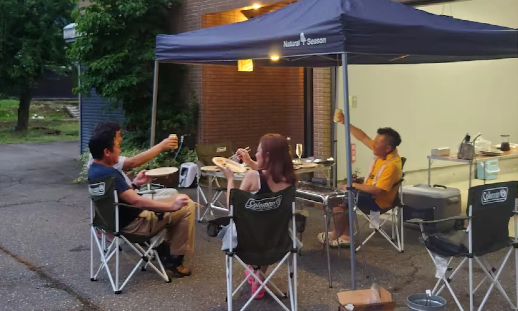 夏のバーベキューの様子