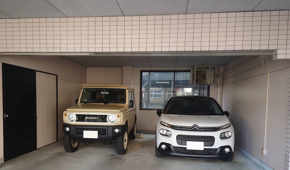 CURRENT VILLA 駐車場